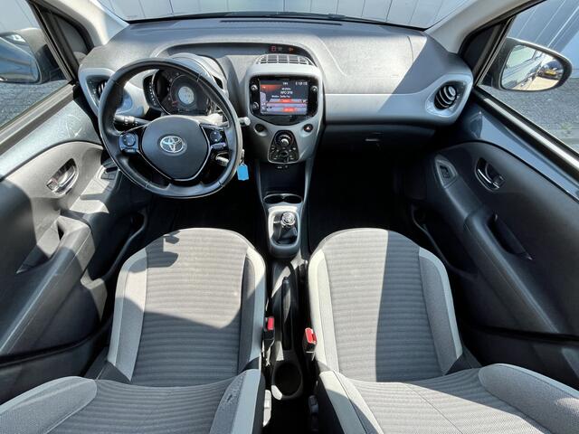 Toyota AYGO 1.0 VVT-i X-Play Cabrio NL Auto Dealer onderhouden Camera