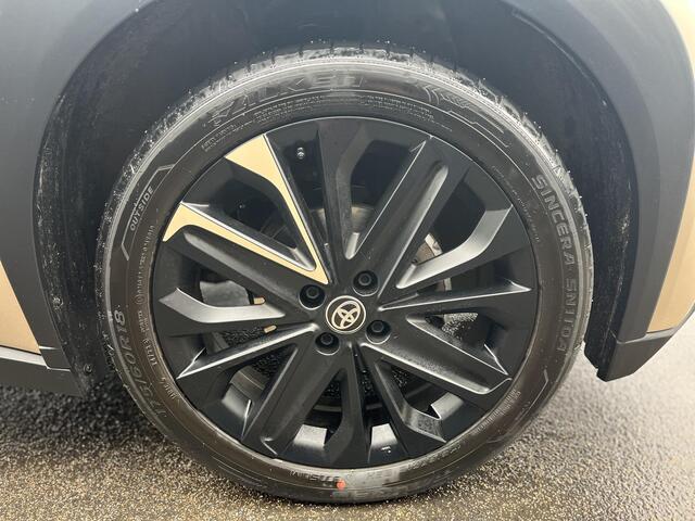 Toyota AYGO X 1.0 VVT-i S-CVT Automaat Pulse Nieuw geleverd, 1e eign. AppleCarPlay/AmdroidAuto, 18" LMV, Privacy glass, Climate control,Adaptieve Cruise control