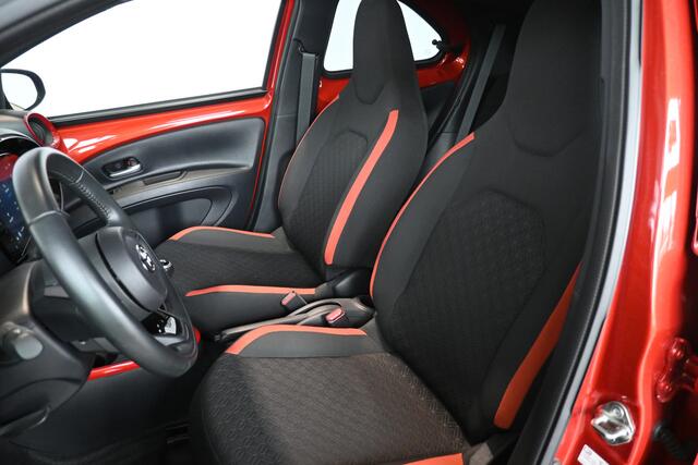 Toyota AYGO X 1.0 VVT-i MT Play Clima Carplay Panoramadak Camera LED Rijklaarprijs Inruil Mogelijk!