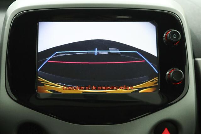 Toyota AYGO 1.0 VVT-i x-cite | Cabrio dak | Achteruitrijcamera | Lichtmetalen velgen | Automaat |