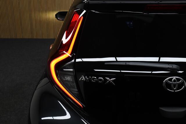 Toyota AYGO X Hybrid 115 pulse Easy Pack | Nieuw uit voorraad leverbaar! | Adaptive-cruise | Camera | Clima | Maps Navigatie | Parkeersensoren | Apple Carplay & Android Auto | Keyless | Stoelverwarming
