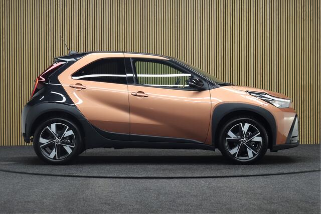 Toyota AYGO X Hybrid 115 pulse Easy Pack | Nieuw uit voorraad leverbaar! | Adaptive-cruise | Camera | Clima | Maps Navigatie | Parkeersensoren | Apple Carplay & Android Auto | Keyless | Stoelverwarming