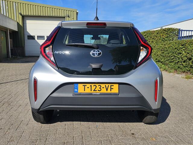 Toyota AYGO X 1.0 VVT-i MT Play, Camera! Carplay! Apk 9-2027! Zondag OPEN!