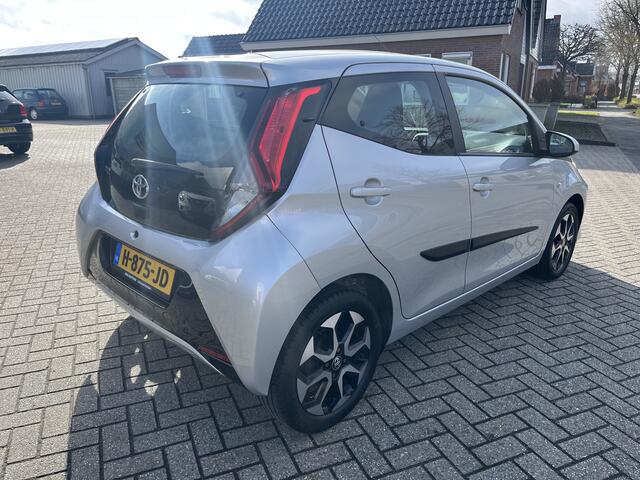 Toyota AYGO 1.0 VVT-i x-play AUTOMAAT