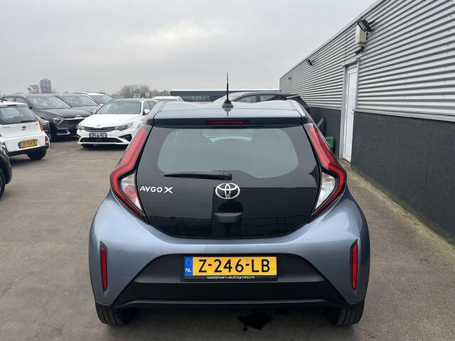 Toyota AYGO X 1.0 VVT-i MT Play Navigatie Apple CarPlay/Android Auto, achteruitrij camera, adaptieve cruise control, NL-auto!