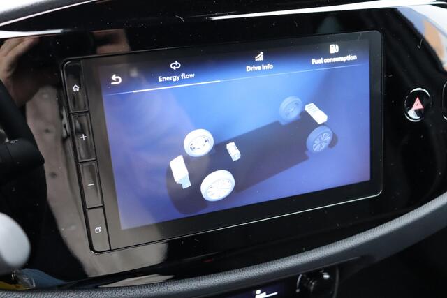 Toyota AYGO X Hybrid 115 Play. Apple Carplay, Extra Getint glas, Android Auto, Adaptieve cruise control, Parkeercamera, Road sign assist.