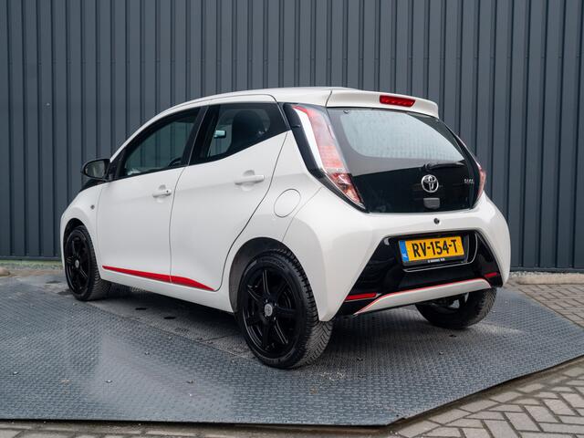 Toyota AYGO 1.0 VVT-i x-play | Camera | Lm-Velgen | Climate Control | Prijs Rijklaar!!