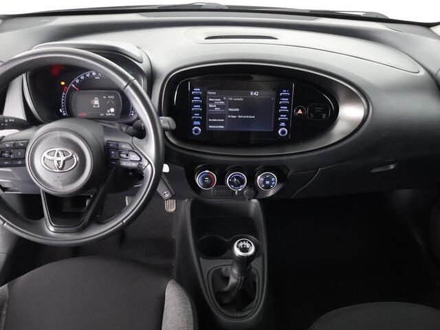 Toyota AYGO X 1.0 VVT-i MT Play Bi-Tone | Apple Carplay & AndroidAUTO | Camera | Privacy Glass |