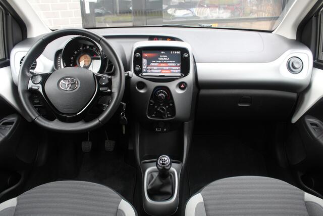 Toyota AYGO 1.0 VVT-i x-joy / Carplay / Camera / 15"LMV