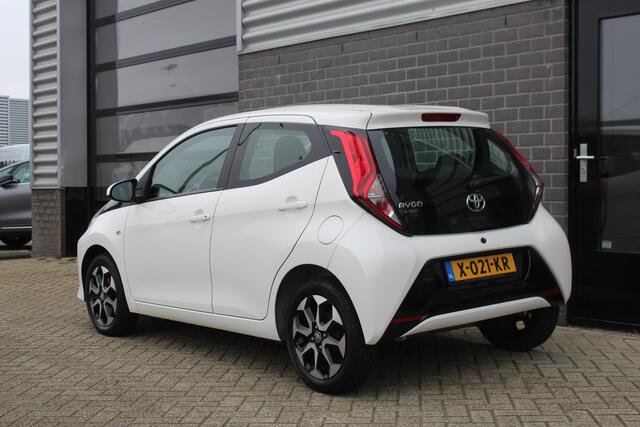 Toyota AYGO 1.0 VVT-i x-joy / Carplay / Camera / 15"LMV