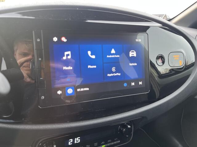 Toyota AYGO X Hybrid 115 Black Edition | Stoelverwarming | Park. Sensoren | AC