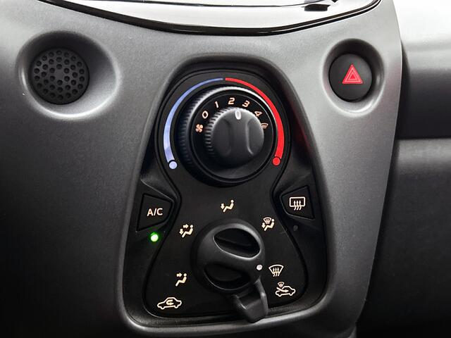 Toyota AYGO 1.0 VVT-i x-play | BTW Voertuig | Dealeronderhouden | Achteruitrijcamera |