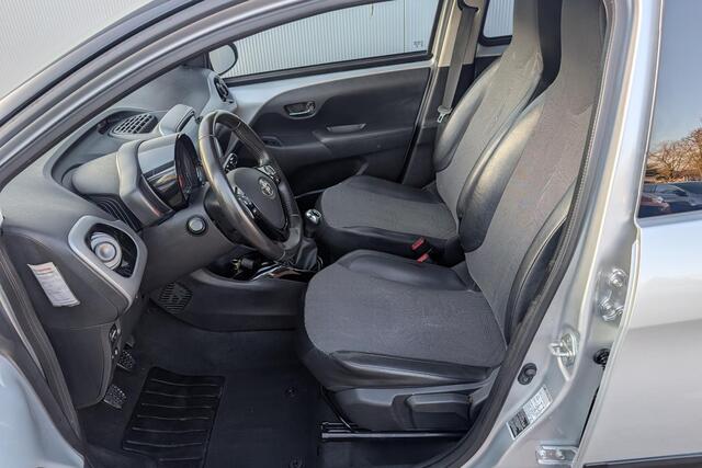 Toyota AYGO 1.0 VVT-i x-clusiv Achteruitrijcamera, Apple Carplay & Android Auto