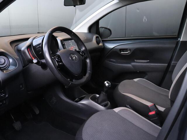 Toyota AYGO 1.0 VVT-i x-play | CAMERA | ELEK. SPIEGELS | BLEUTOOTH | CRUISE | AIRCO |