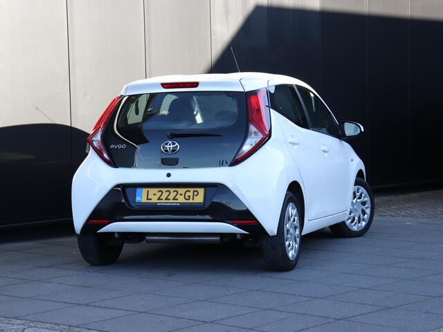 Toyota AYGO 1.0 VVT-i x-play | CAMERA | ELEK. SPIEGELS | BLEUTOOTH | CRUISE | AIRCO |