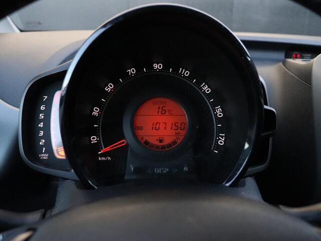 Toyota AYGO 1.0 VVT-i x-play | CAMERA | ELEK. SPIEGELS | BLEUTOOTH | CRUISE | AIRCO |