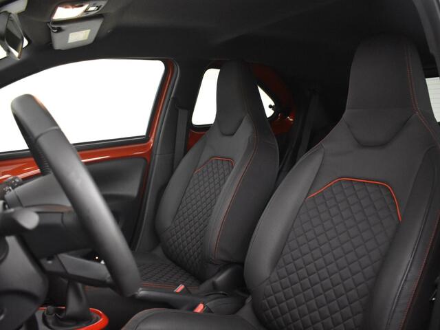 Toyota AYGO X 1.0 VVT-i MT Premium | stoelverwarming | PDC | Half leder |