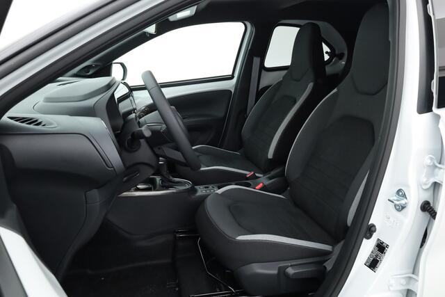 Toyota AYGO X Hybrid 115 GR Sport | Direct Leverbaar | Camera | Adapt. Cruise | JBL Audio | Keyless | Stoelverw. | Apple CarPlay |