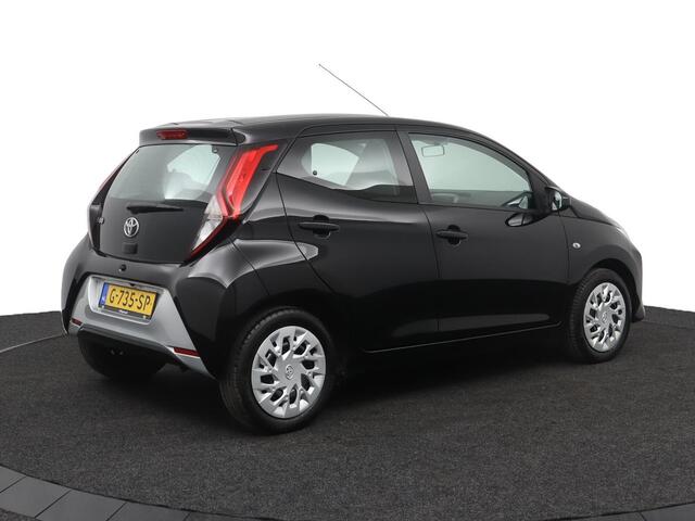 Toyota AYGO 1.0 VVT-i x-play limited | Airco | Parkeercamera | Apple car play - Android auto |