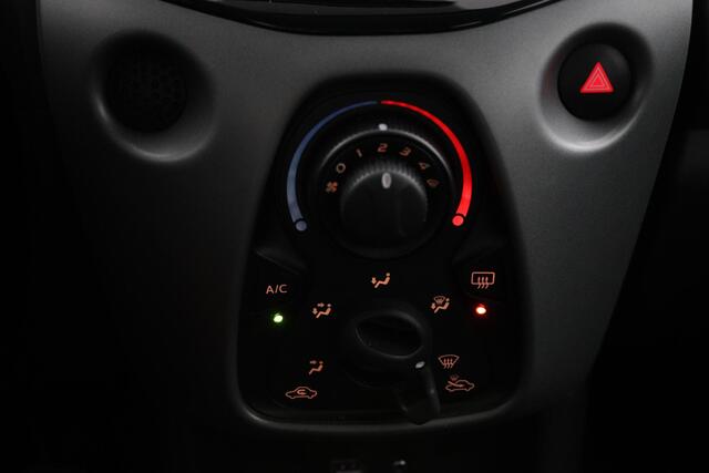 Toyota AYGO 1.0 VVT-i x-play limited | Airco | Parkeercamera | Apple car play - Android auto |