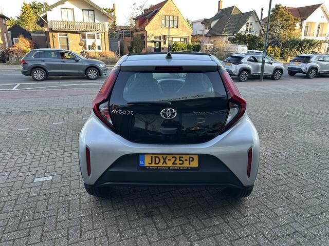 Toyota AYGO X 1.0 VVT-i Automaat Play / climate control / cruise control / Toyota 10 jaar garantie programma / Toyota Pechhulppas / rijklaarprijs
