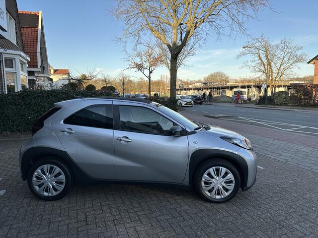 Toyota AYGO X 1.0 VVT-i Automaat Play / climate control / cruise control / Toyota 10 jaar garantie programma / Toyota Pechhulppas / rijklaarprijs