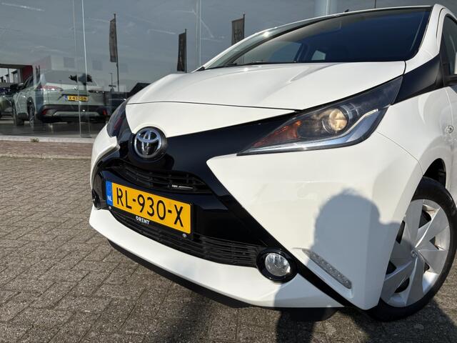 Toyota AYGO 1.0 VVT-i x-play | Airco | Apple Carplay/Android auto | Camera |