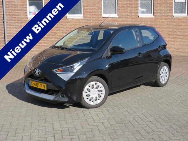 Toyota AYGO 1.0 VVT-i x-play * Rijklaarprijs incl. garantie * Camera * Airco * Carplay Android *