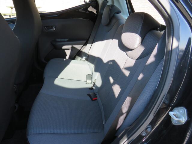 Toyota AYGO 1.0 VVT-i x-play * Rijklaarprijs incl. garantie * Camera * Airco * Carplay Android *