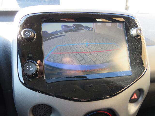 Toyota AYGO 1.0 VVT-i x-play * Rijklaarprijs incl. garantie * Camera * Airco * Carplay Android *