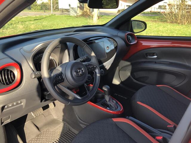 Toyota AYGO X 1.0 VVT-i S-CVT Pulse AUTOMAAT|AIRCO|APPLE/ANDROID|CAMERA|STOELVERWARMING|17"