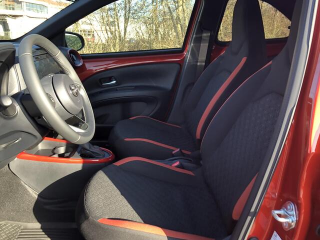 Toyota AYGO X 1.0 VVT-i S-CVT Pulse AUTOMAAT|AIRCO|APPLE/ANDROID|CAMERA|STOELVERWARMING|17"