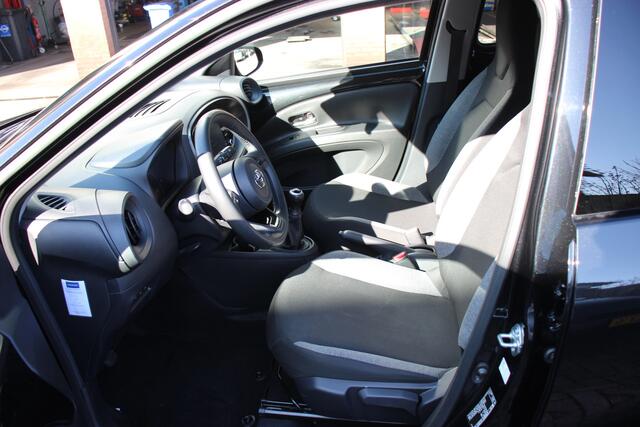 Toyota AYGO X 1.0 VVT-i First | Clima | Cruise | LM Velgen |