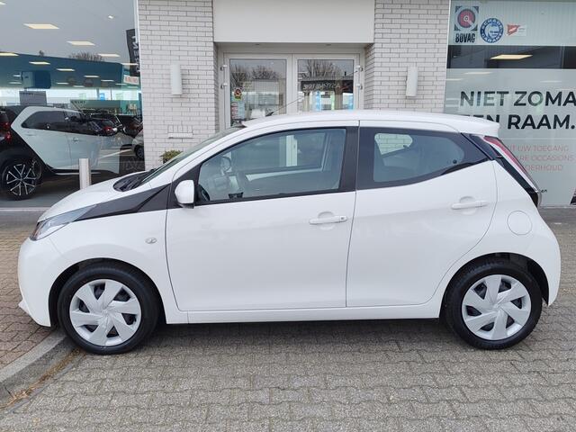 Toyota AYGO 1.0 VVT-i x-play | Navi | Achteruitrijcamera | Airco | Radio