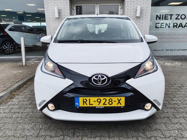Toyota AYGO 1.0 VVT-i x-play | Navi | Achteruitrijcamera | Airco | Radio