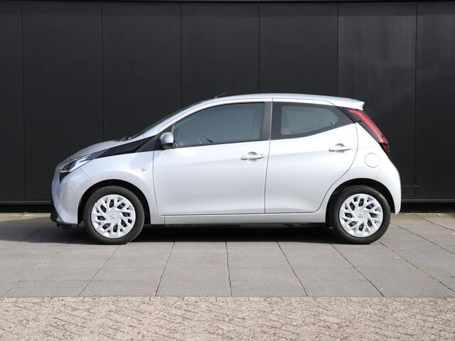 Toyota AYGO 1.0 VVT-i x-play | CAMERA | ELEK. SPIEGELS | BLEUTOOTH | CRUISE | AIRCO |