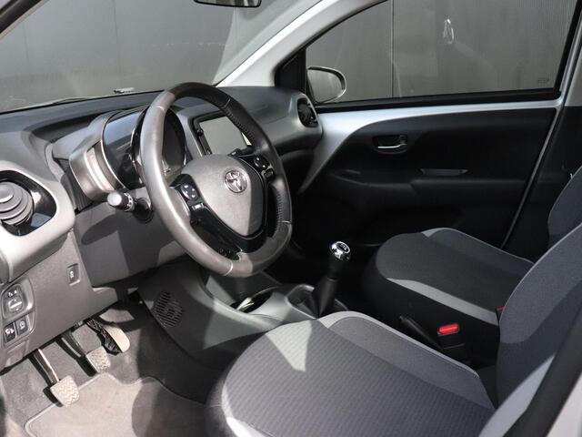 Toyota AYGO 1.0 VVT-i x-play | CAMERA | ELEK. SPIEGELS | BLEUTOOTH | CRUISE | AIRCO |