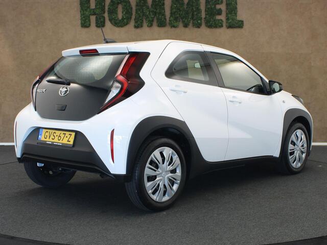 Toyota AYGO X 1.0 VVT-i MT Play - ORIGINEEL NEDERLANDSE AUTO - APPLE CARPLAY/ANDROID AUTO - AIRCO - MULTIMEDIAVOORBEREIDING - CRUISE CONTROL - ACHTERUITRIJCAMERA - LICHTSENSOR -