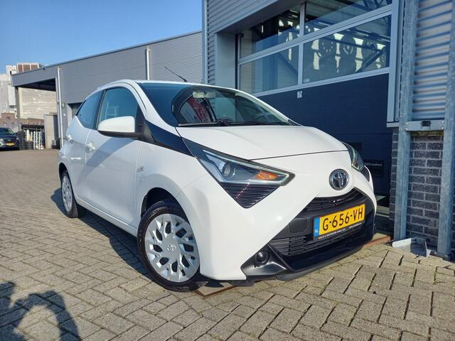 Toyota AYGO 1.0 VVT-i x-play limited - CAMERA - CARPLAY / ANDROID - AIRCO - CRUISE LIMITER