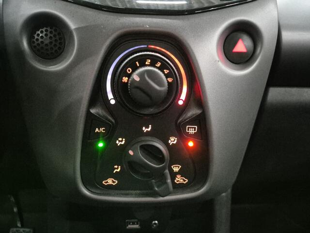 Toyota AYGO 1.0 VVT-i x-Joy AUT! Camera! Carplay! Apk 12-2027! VERWACHT!!