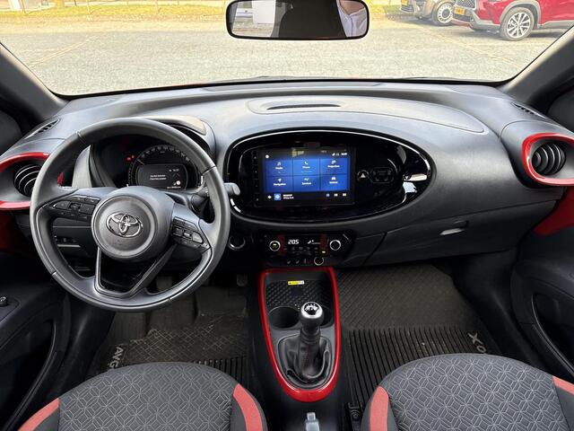 Toyota AYGO X 1.0 VVT-i MT Premium **KEYLESS/ STOELVERWARMING/ NAVIGATIE**