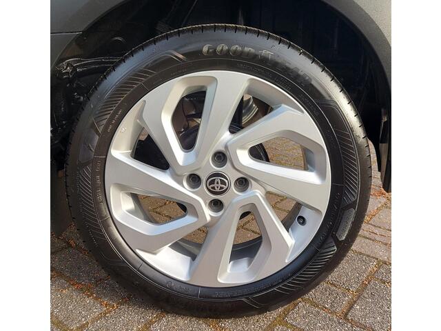 Toyota AYGO X 1.0 VVT-i MT first