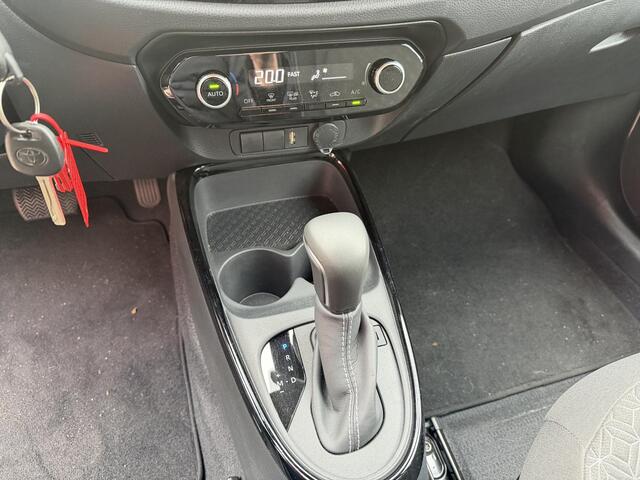 Toyota AYGO X 1.0 VVT-i S-CVT Pulse Automaat | All-wheather banden | Unieke KM-stand | 1e eigenaar