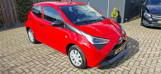 Toyota AYGO 1.0 VVT-i x-clusiv AIRCO , X-play