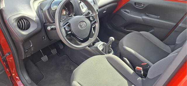 Toyota AYGO 1.0 VVT-i x-clusiv AIRCO , X-play