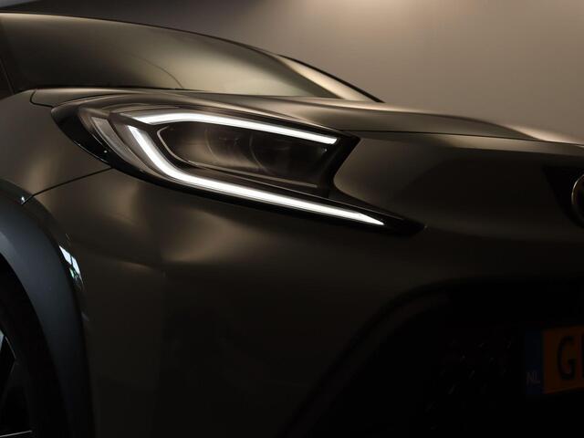 Toyota AYGO X 1.0 VVT-i S-CVT Premium - ORIGINEEL NEDERLANDSE AUTO - AFKOMSTIG VAN 1E EIGENAAR - CAMERA - DEELS LEDEREN BEKLEDING - VOORSTOELEN VERWARMD - DRAADLOZE TELEFOONLADER - CLIMATE CONTROL - NAVIGATIE - PARKEERSENSOREN VOOR/ ACHTER- DAB AUDIO - JBL AUDIO