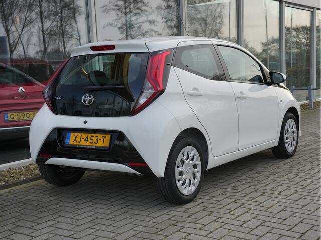 Toyota AYGO 1.0 VVT-i x-play | Achteruitrijcamera | DAB |