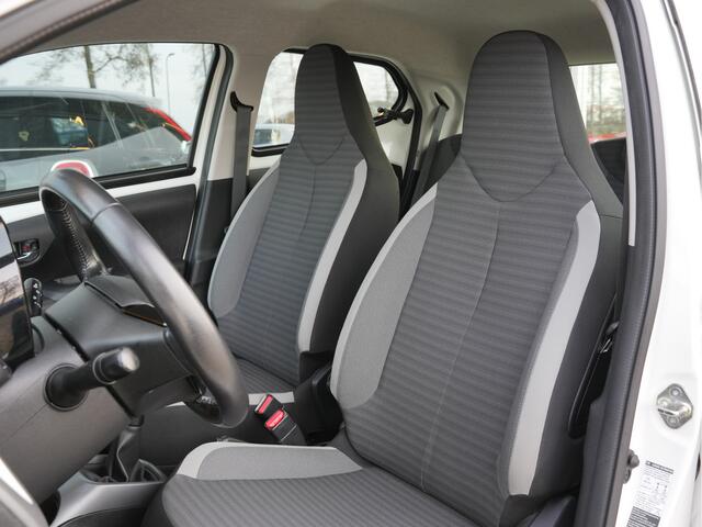 Toyota AYGO 1.0 VVT-i x-play | Achteruitrijcamera | DAB |