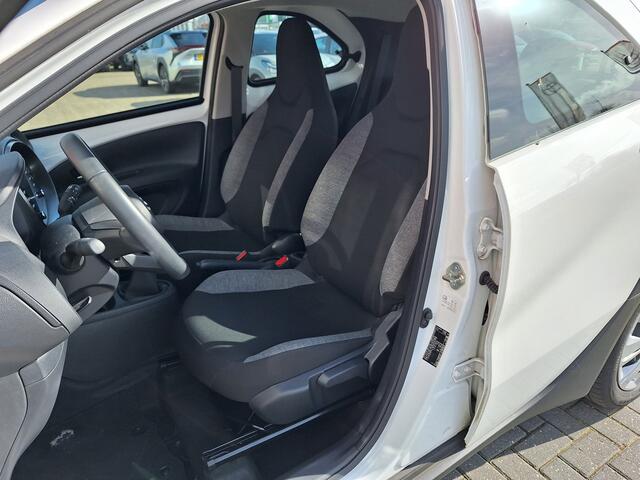 Toyota AYGO X 1.0 VVT-i MT Play