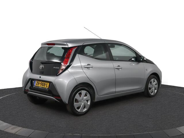 Toyota AYGO 1.0 VVT-i x-play | Radio | Bluetooth | Parkeer camera |